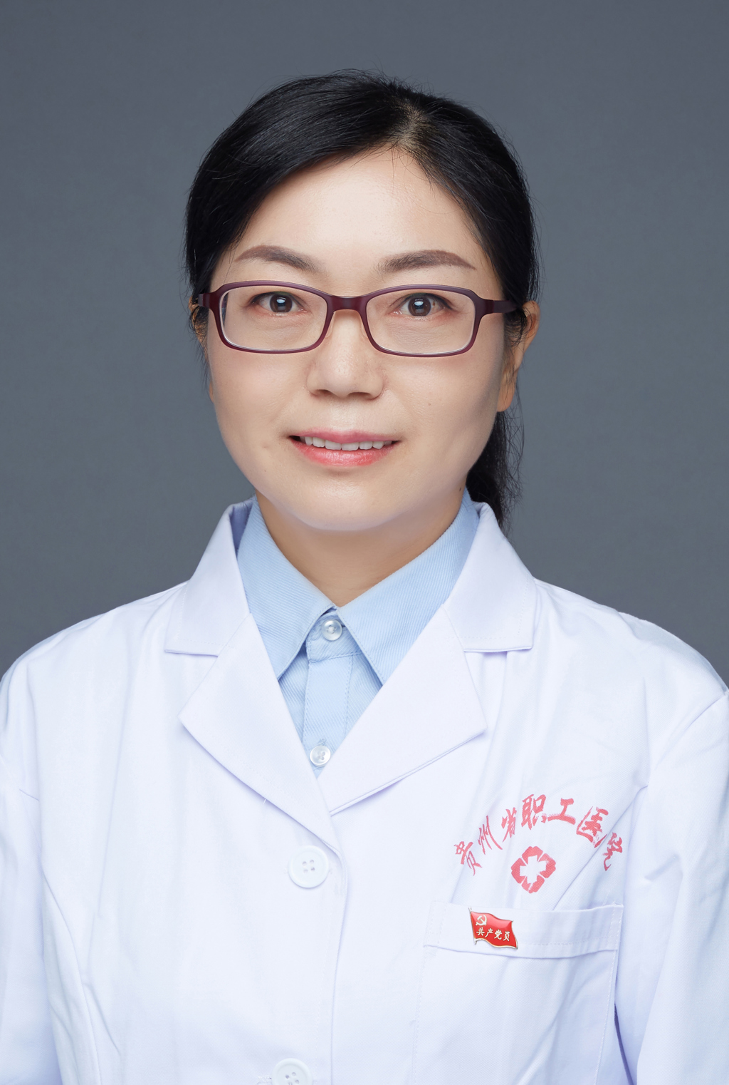 陈云芬 呼吸与危重症医学科主任   主任医师.jpg 陈云芬 呼吸与危重症医学科主任   主任医师.jpg